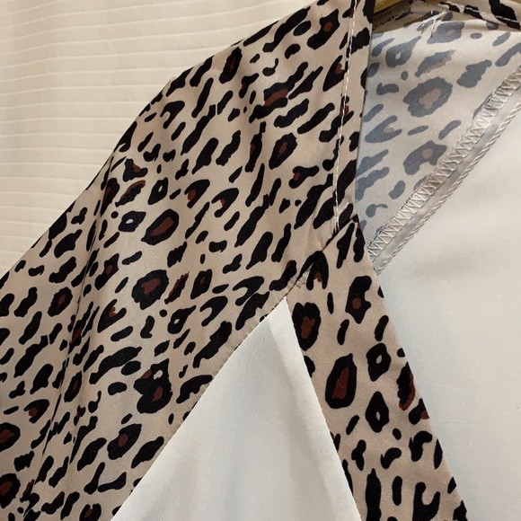 FHQ COLLECTION TOP ANIMAL PRINT/WHITE SZ M BRN/BLK - Picture 2 of 5